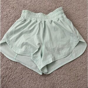Lululemon track that HR 3” short in delicate mint - size 4